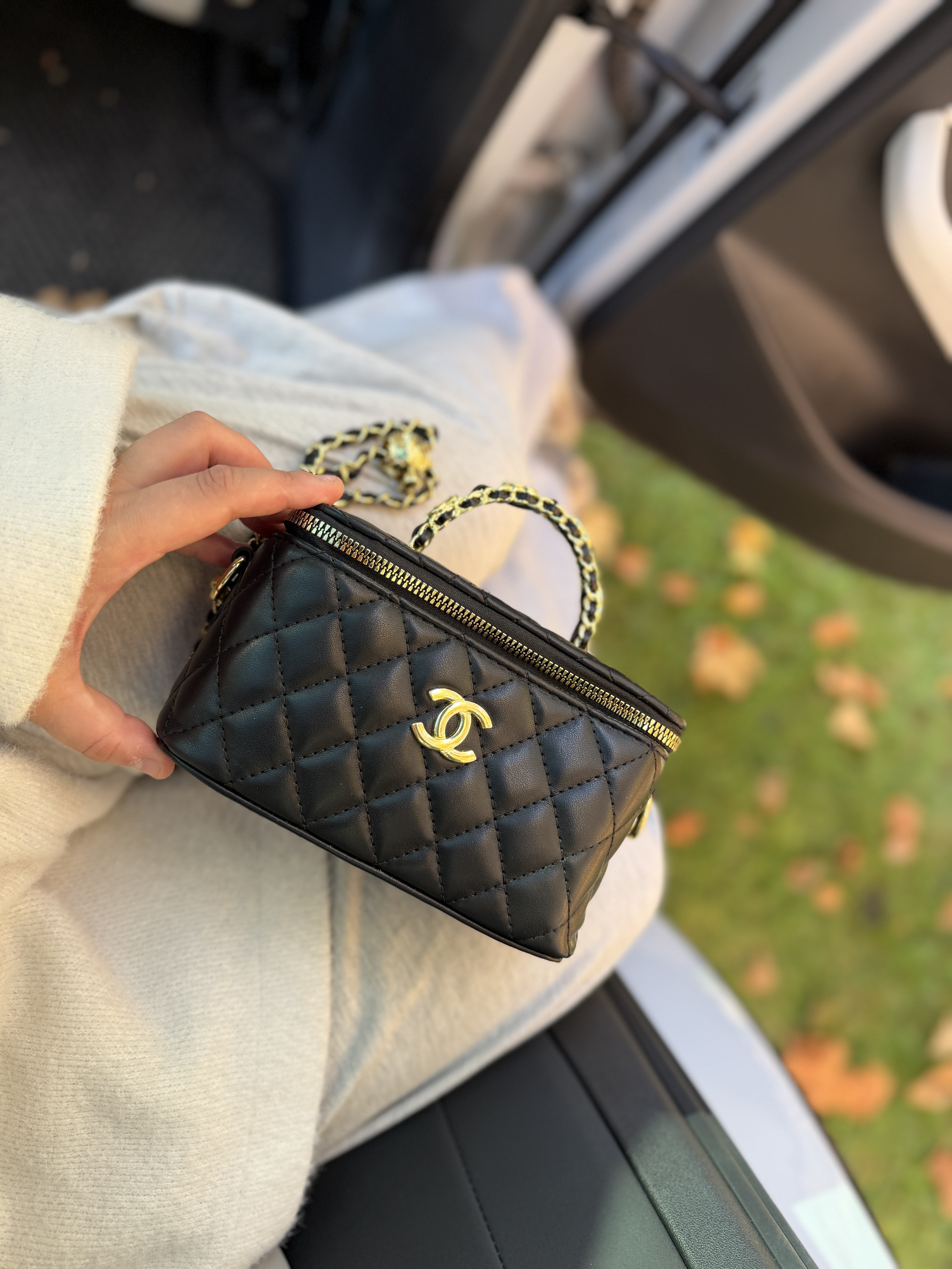 Сумка " Chanel " бочонок з маленьким лого — фото 8