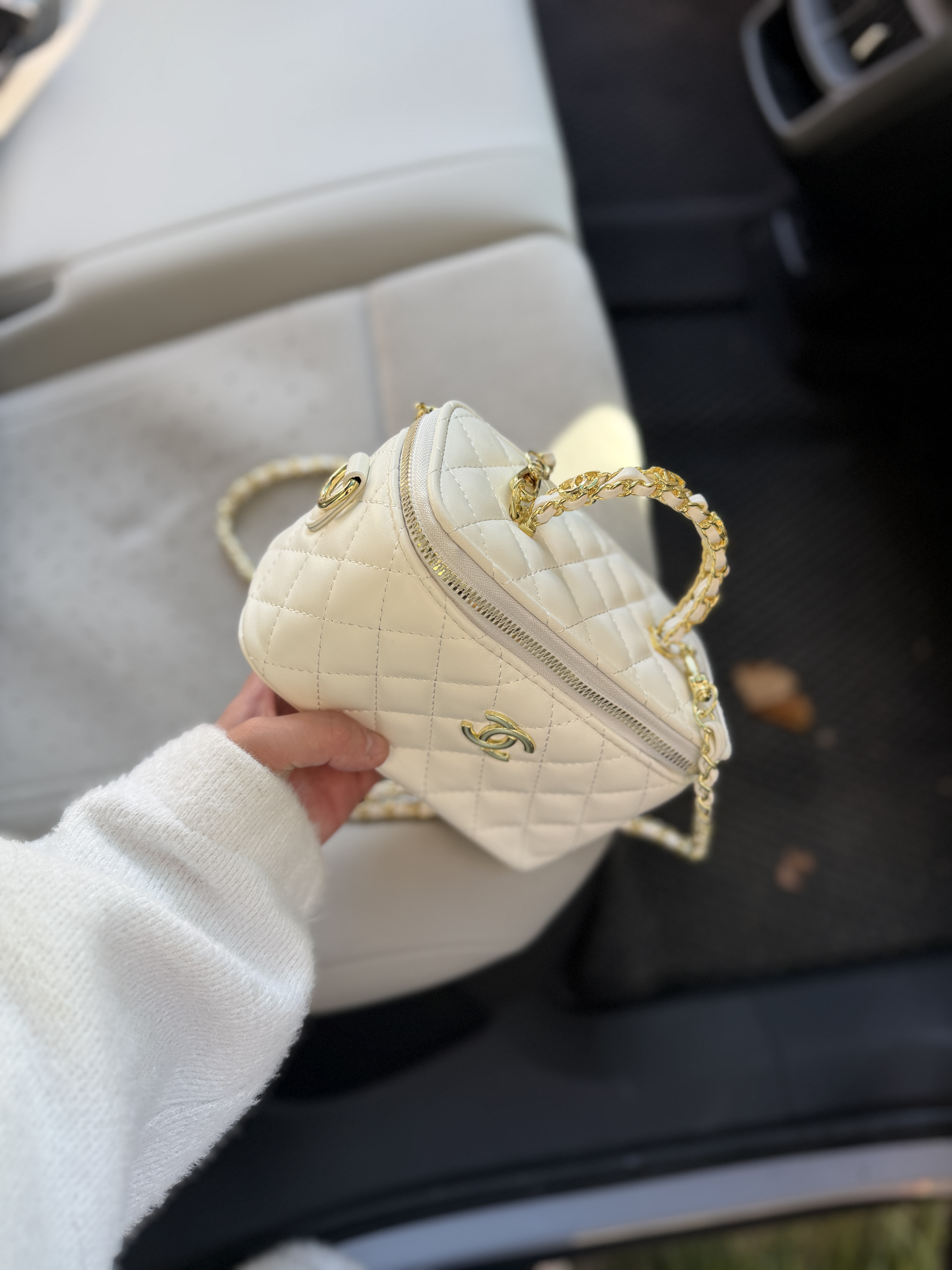 Сумка " Chanel " бочонок з маленьким лого — фото 6