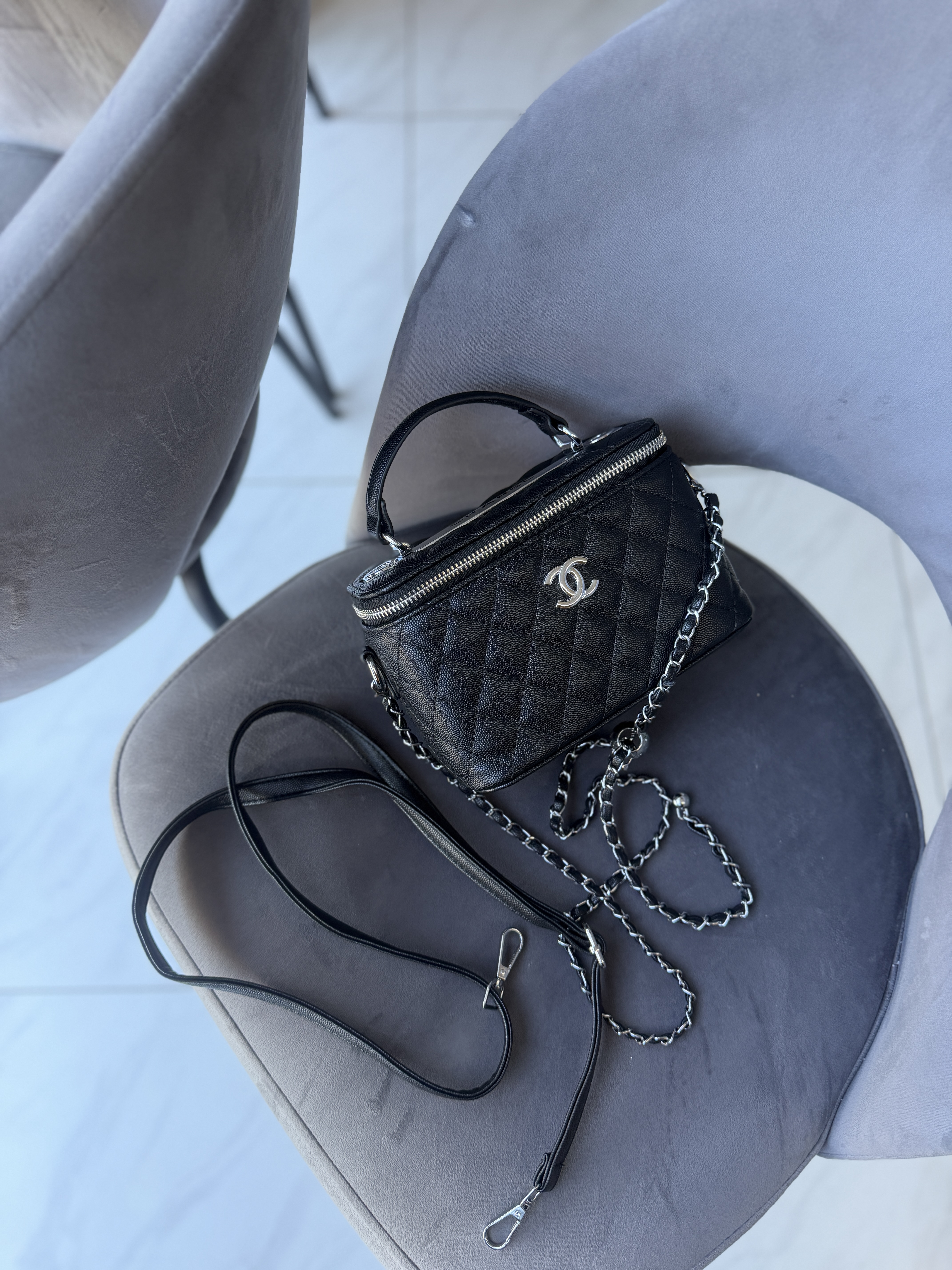 Сумка " Chanel " бочонок з пластиною