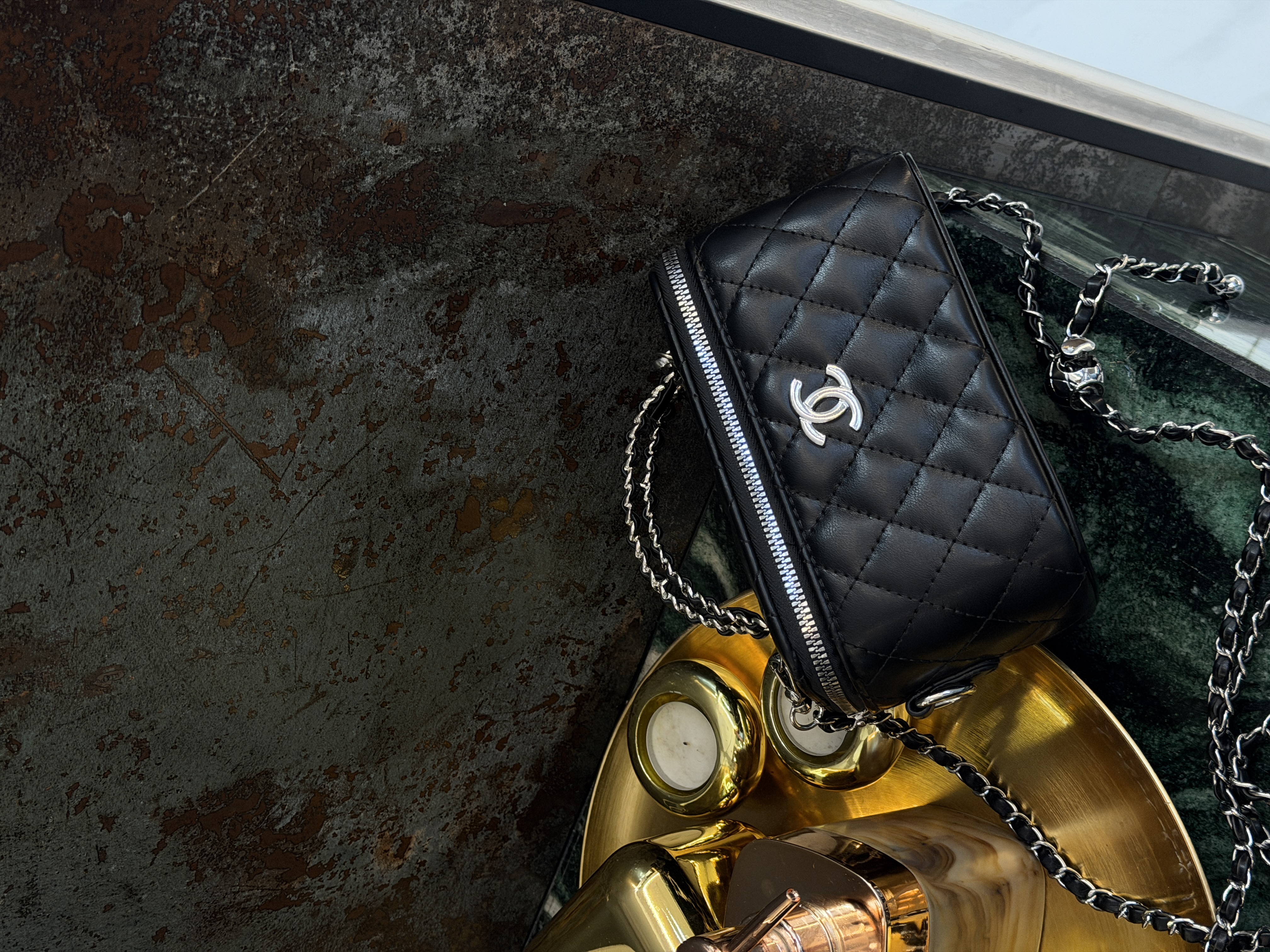 Сумка " Chanel " бочонок срібна фурнітура