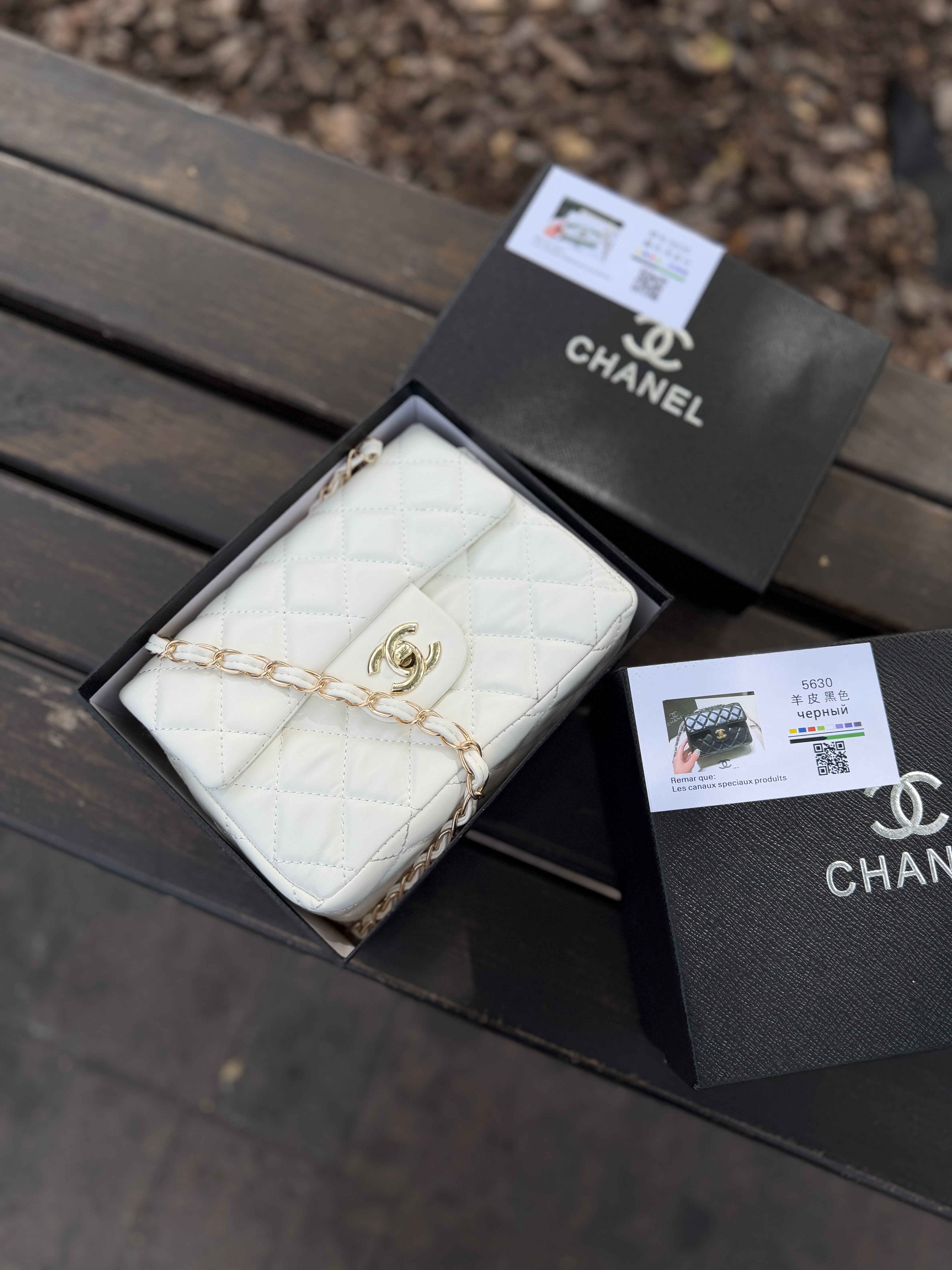 Сумка " Chanel " маленька з коробкою