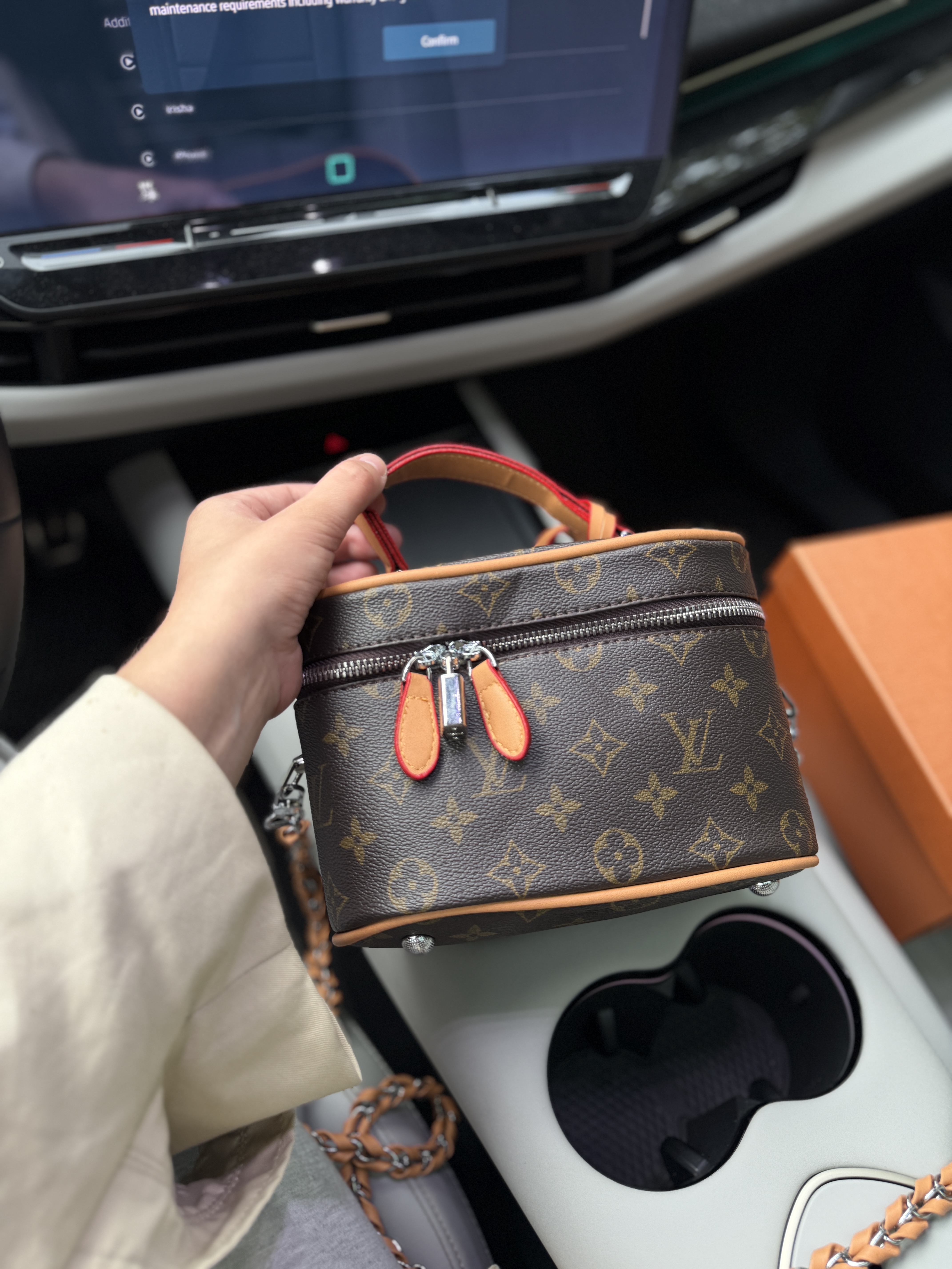 Сумка " LV " бочонок срібна фурнітура — фото 2