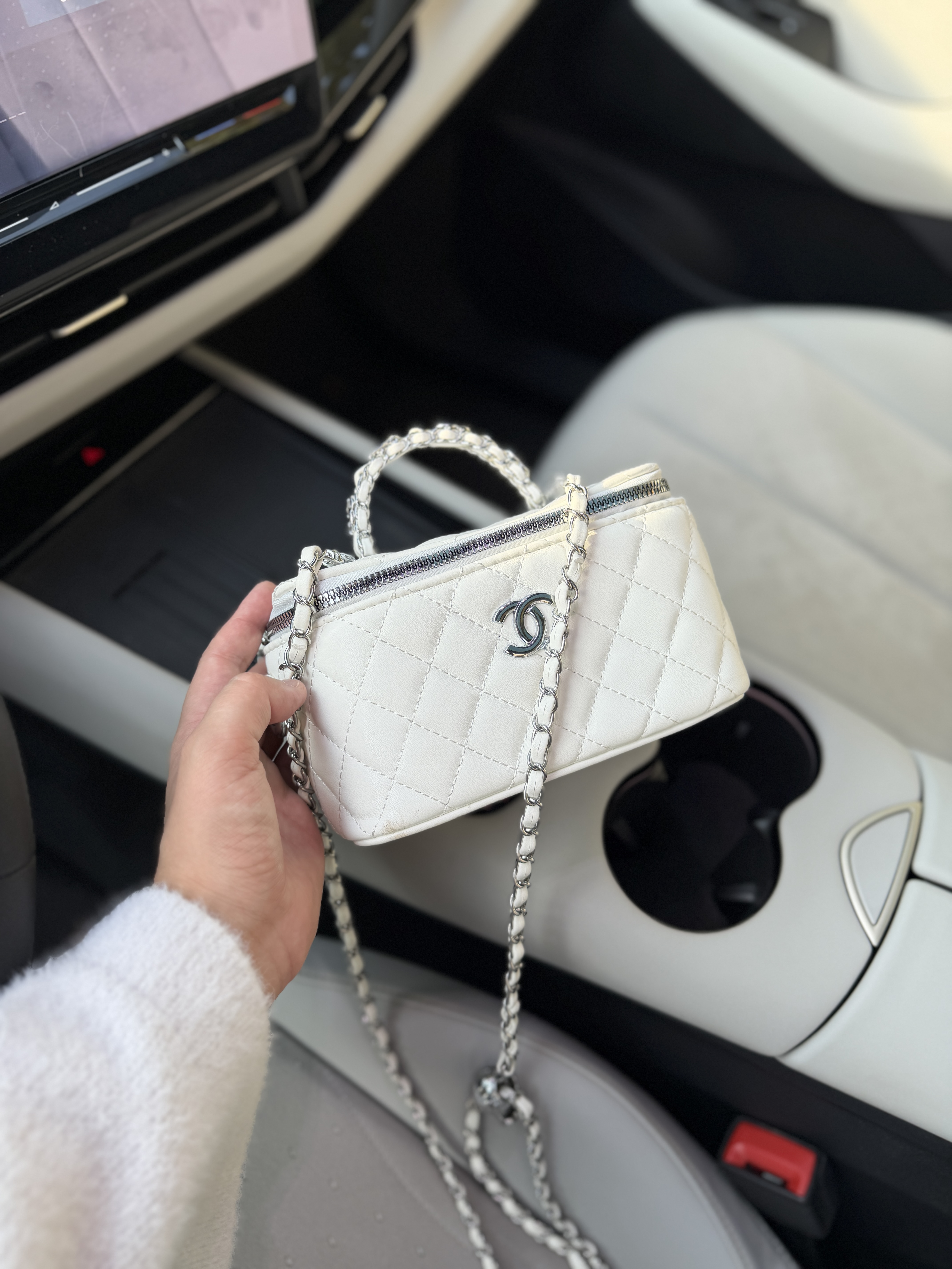 Сумка " Chanel " бочонок з маленьким лого