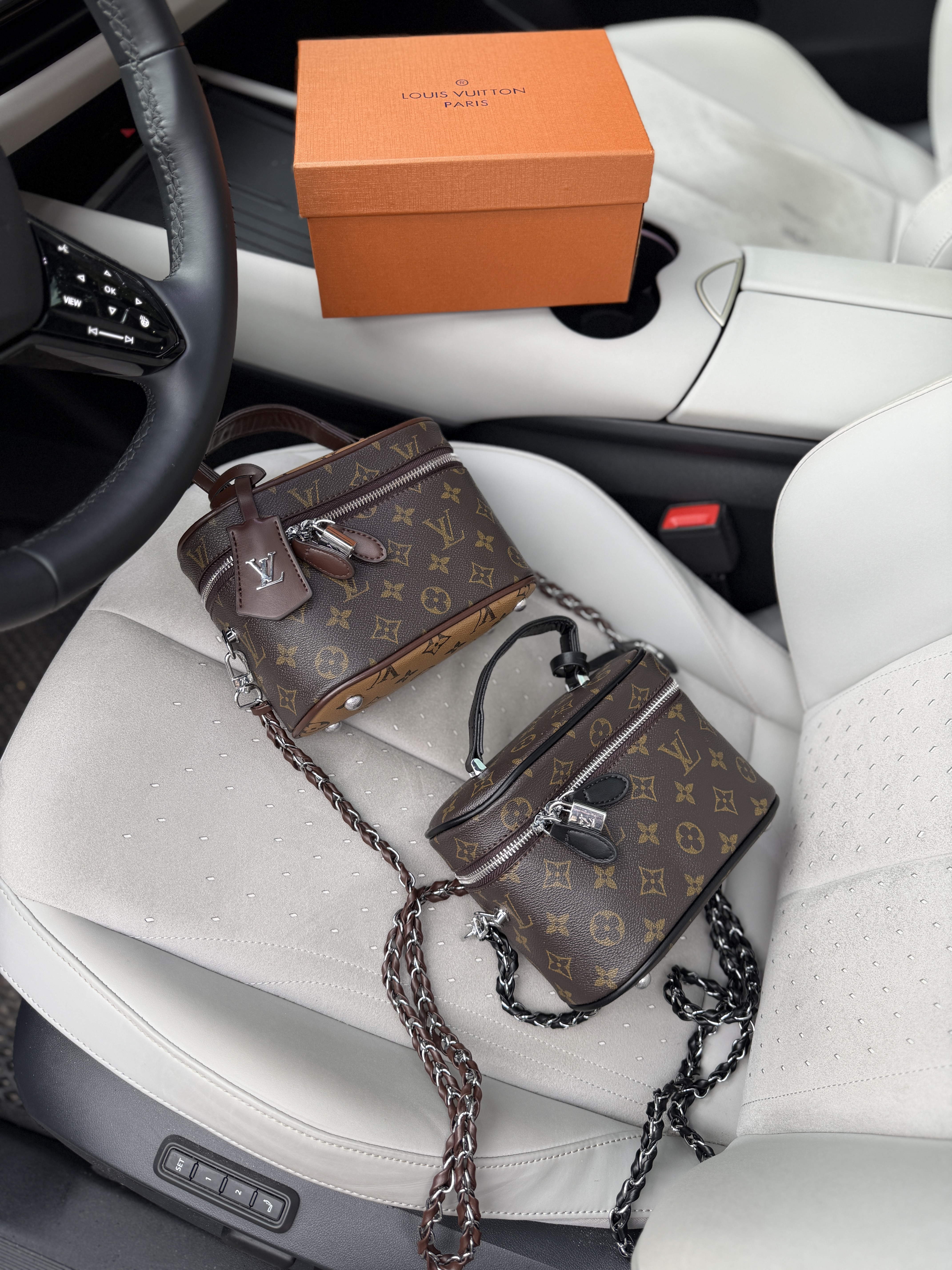 Сумка " LV " бочонок срібна фурнітура