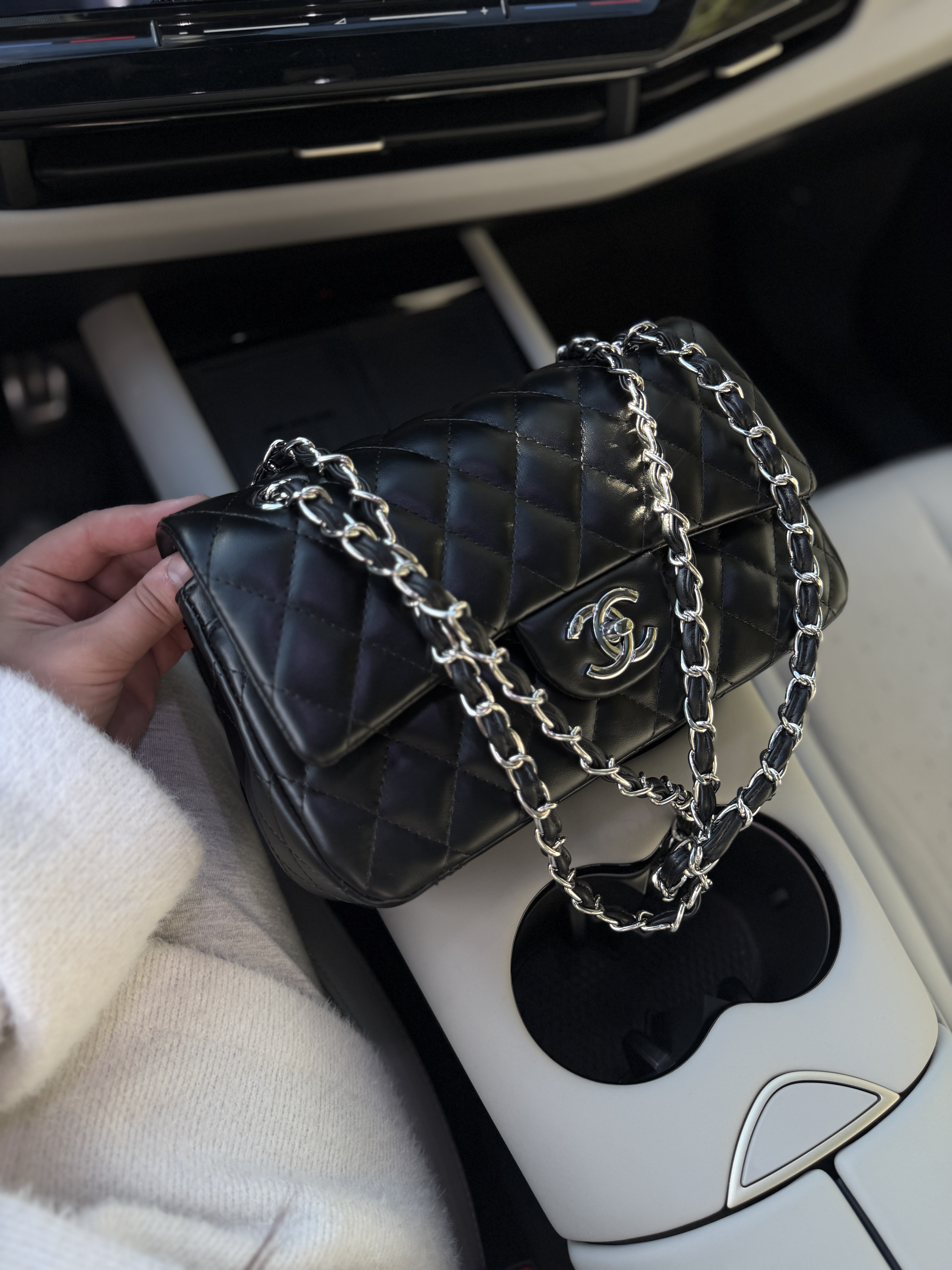 Сумка " Chanel " випукла срібна фурнітура