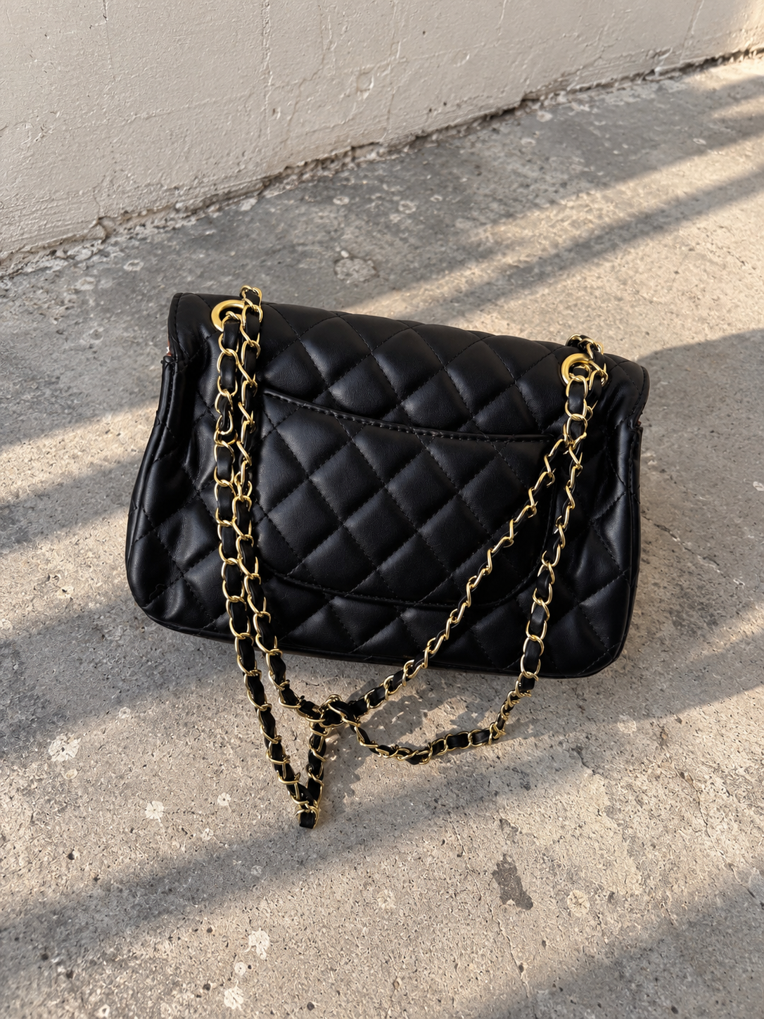 Сумка " Chanel " випукла золота фурнітура — фото 2